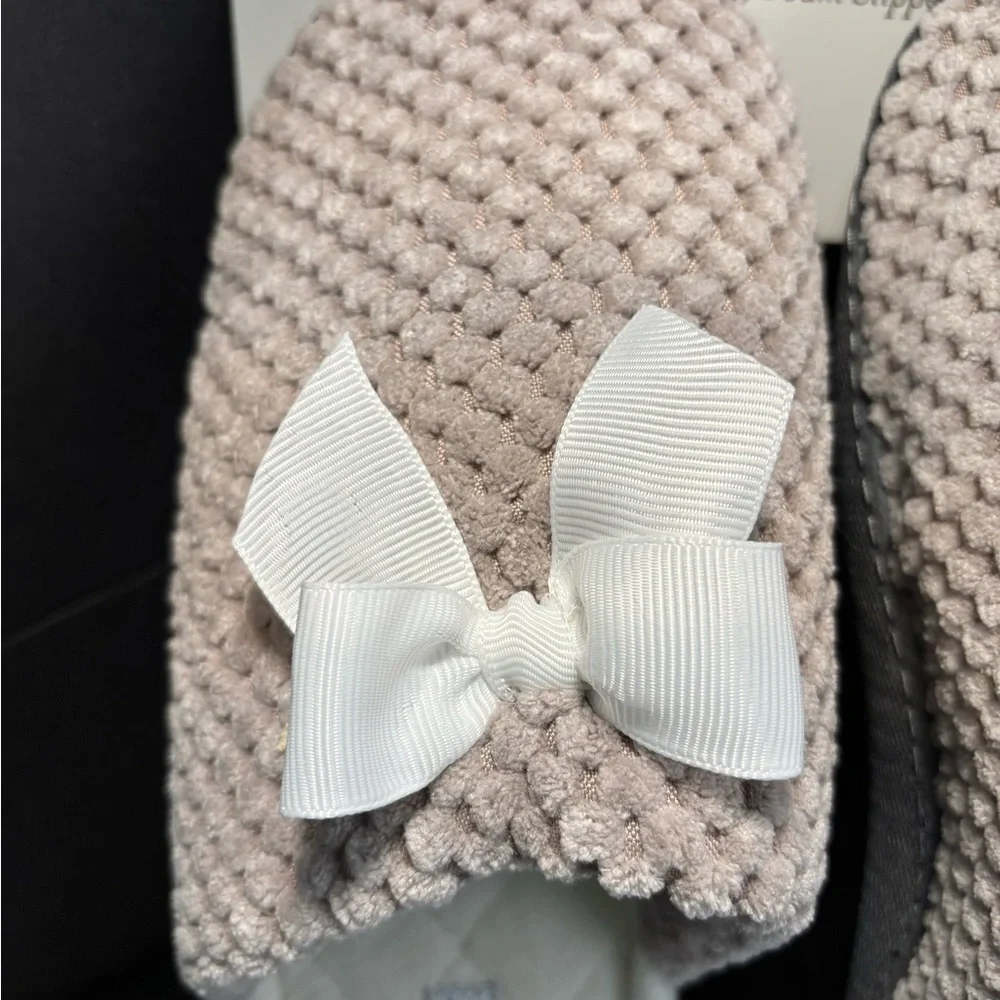 L Ashley Cream Slippers, Textured Knit Bow - Picture 2 of 9